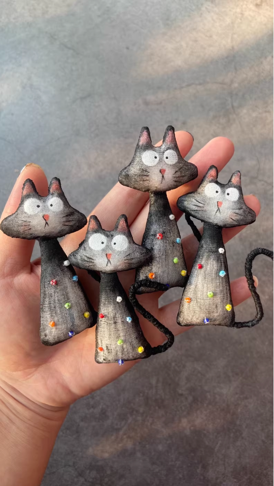 Original fabric cat brooch \ doll